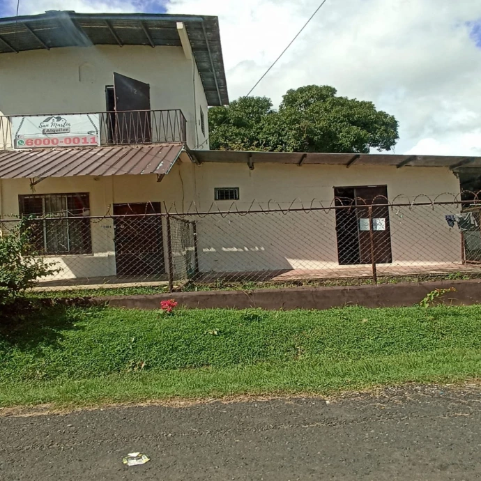 Casa de dos pisos en San Martín de Porres Santiago Veraguas
