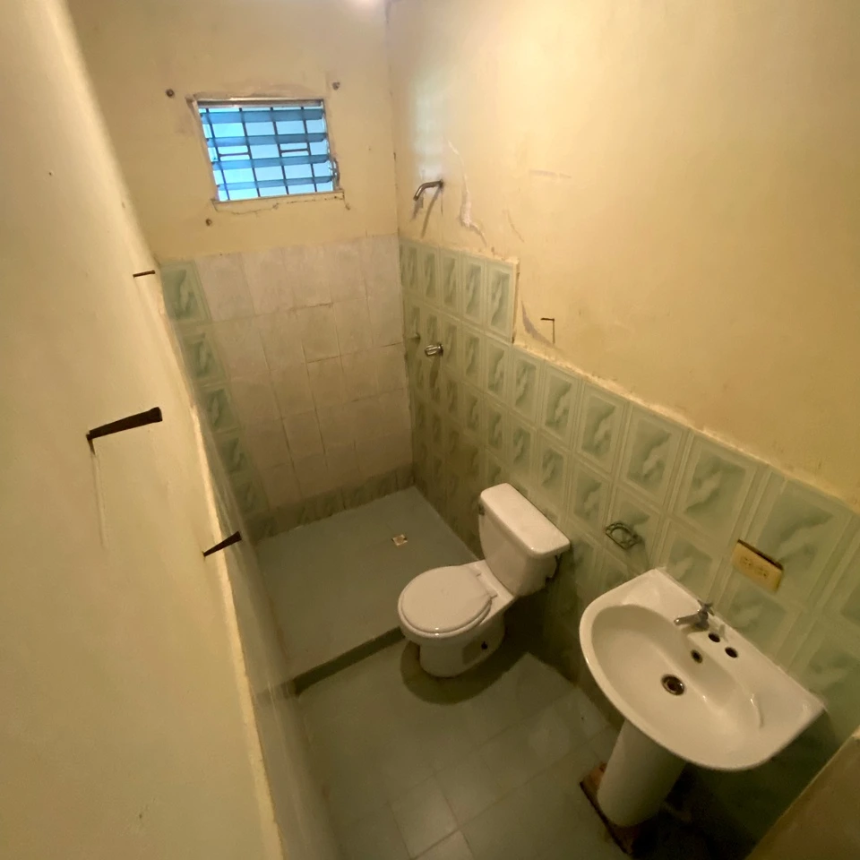 Baño privado en cuarto en alquiler Santiago Veraguas
